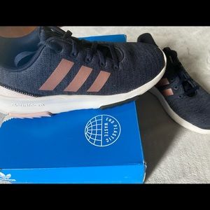 Adidas Big Kids Size 4 Shoes cloudfoam Racer TR Running Shoes barely worn